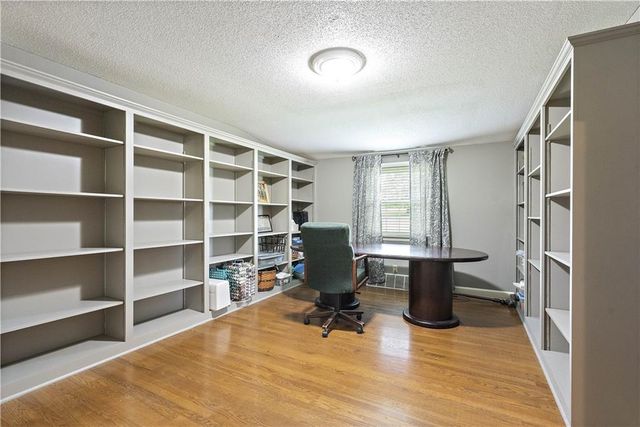 450 Ruth Ewing Road, Liberty, MO 64068