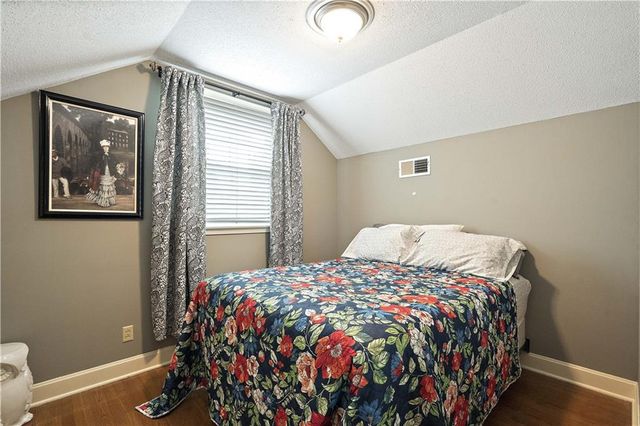450 Ruth Ewing Road, Liberty, MO 64068
