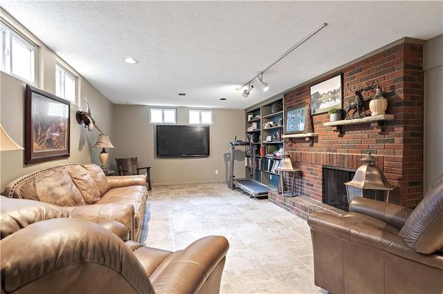450 Ruth Ewing Road, Liberty, MO 64068