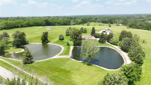 450 Ruth Ewing Road, Liberty, MO 64068