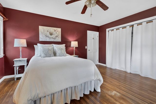 43 Madison St, Amesbury, MA 01913