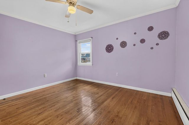 43 Madison St, Amesbury, MA 01913
