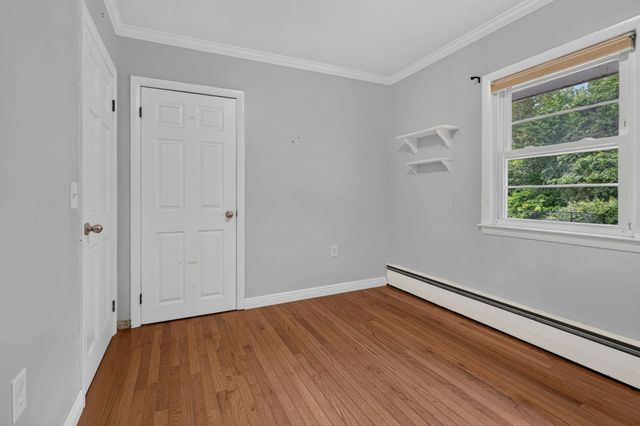 43 Madison St, Amesbury, MA 01913