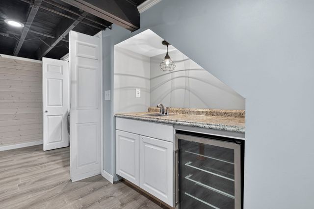 43 Madison St, Amesbury, MA 01913