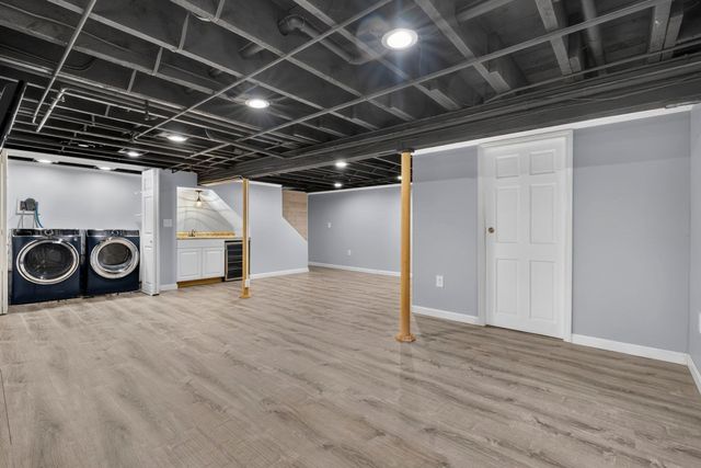 43 Madison St, Amesbury, MA 01913