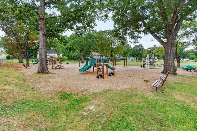 43 Madison St, Amesbury, MA 01913
