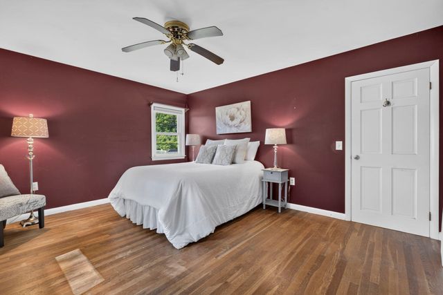 43 Madison St, Amesbury, MA 01913