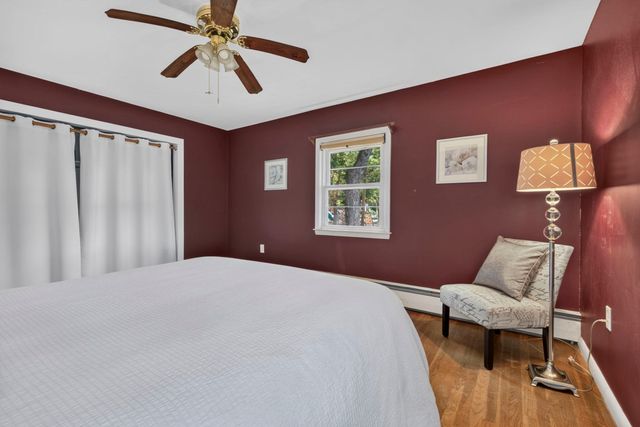43 Madison St, Amesbury, MA 01913