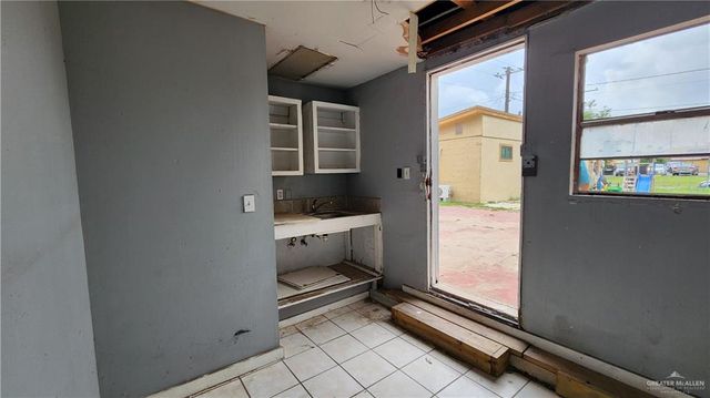 133 N Missouri Avenue, Weslaco, TX 78596