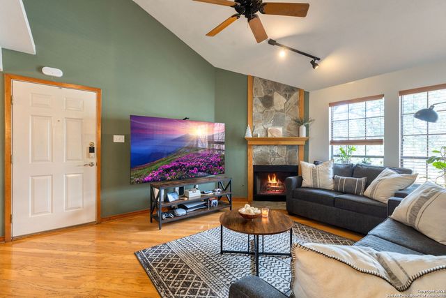 8655 Datapoint Dr Apt 506, San Antonio, TX 78229