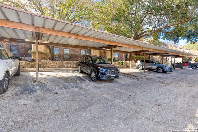 8655 Datapoint Dr Apt 506, San Antonio, TX 78229