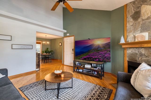 8655 Datapoint Dr Apt 506, San Antonio, TX 78229