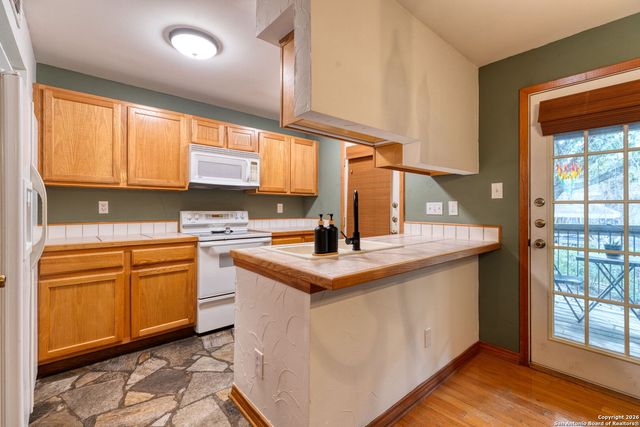 8655 Datapoint Dr Apt 506, San Antonio, TX 78229