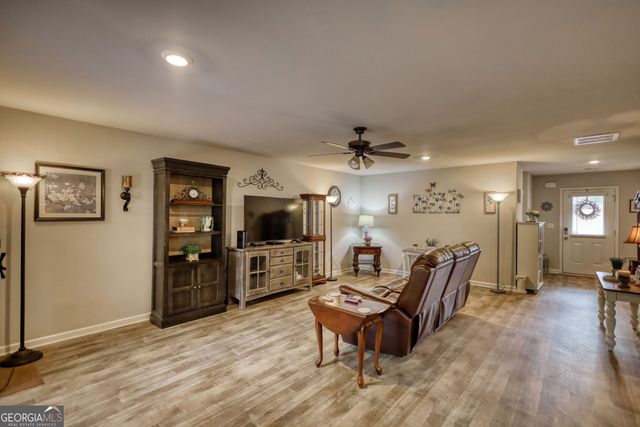 214 Woodlands Drive, Jackson, GA 30233