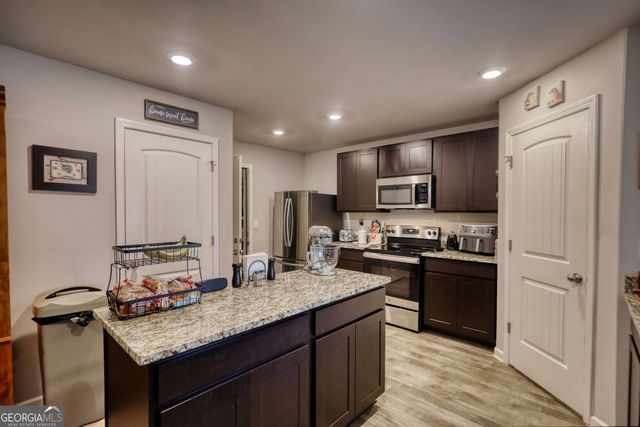 214 Woodlands Drive, Jackson, GA 30233