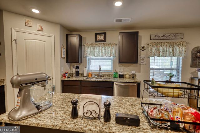 214 Woodlands Drive, Jackson, GA 30233