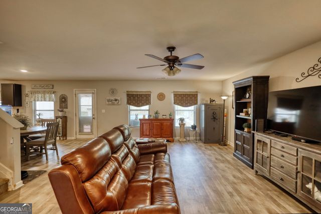 214 Woodlands Drive, Jackson, GA 30233