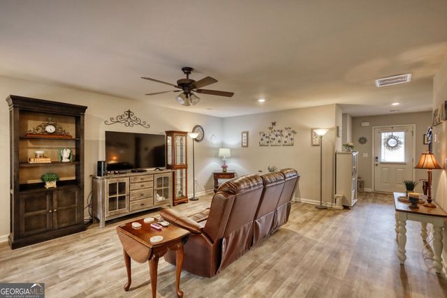 214 Woodlands Drive, Jackson, GA 30233