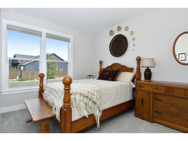 1927 S FIR Loop, Canby, OR 97013