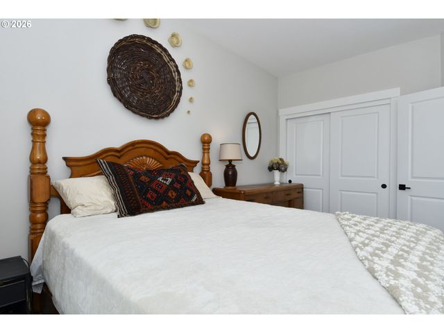 1927 S FIR Loop, Canby, OR 97013