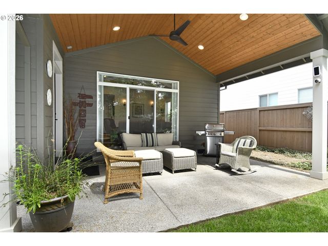 1927 S FIR Loop, Canby, OR 97013