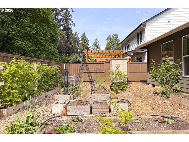 1927 S FIR Loop, Canby, OR 97013