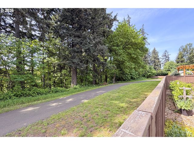 1927 S FIR Loop, Canby, OR 97013