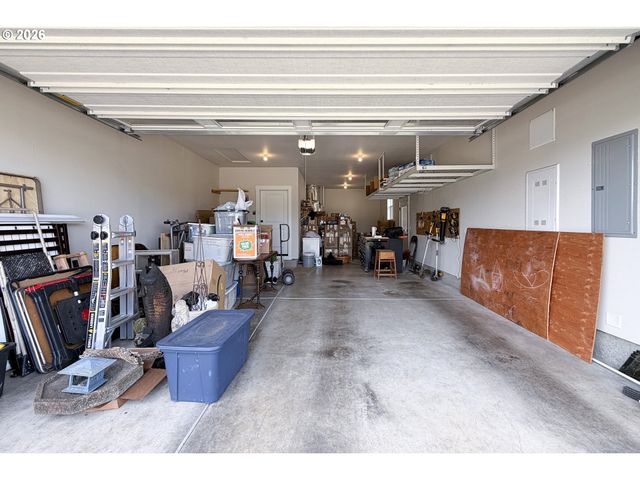 1927 S FIR Loop, Canby, OR 97013