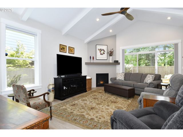 1927 S FIR Loop, Canby, OR 97013