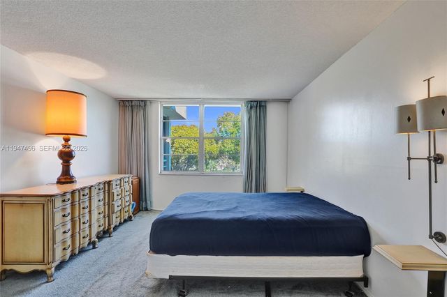 2900 NW 48th Ter 402, Lauderdale Lakes, FL 33313