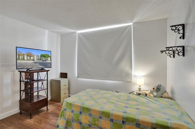 2900 NW 48th Ter 402, Lauderdale Lakes, FL 33313