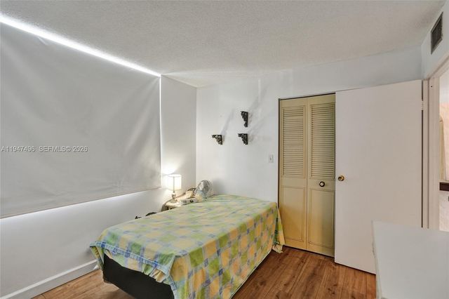 2900 NW 48th Ter 402, Lauderdale Lakes, FL 33313