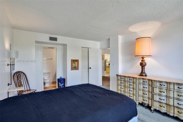 2900 NW 48th Ter 402, Lauderdale Lakes, FL 33313