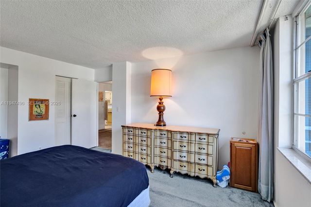 2900 NW 48th Ter 402, Lauderdale Lakes, FL 33313