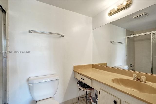 2900 NW 48th Ter 402, Lauderdale Lakes, FL 33313