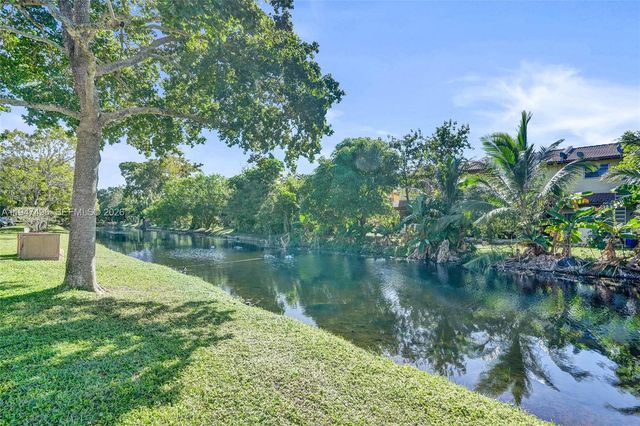 2900 NW 48th Ter 402, Lauderdale Lakes, FL 33313