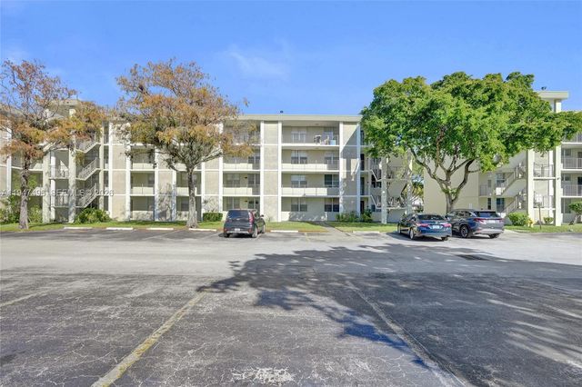 2900 NW 48th Ter 402, Lauderdale Lakes, FL 33313