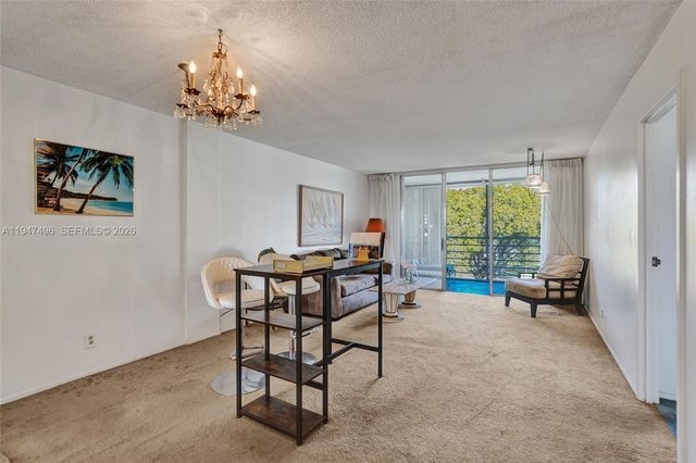 2900 NW 48th Ter 402, Lauderdale Lakes, FL 33313