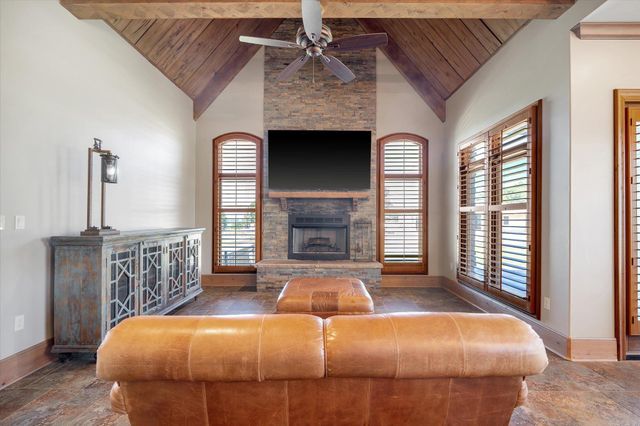 136 County Road 107, Jonesboro, AR 72404