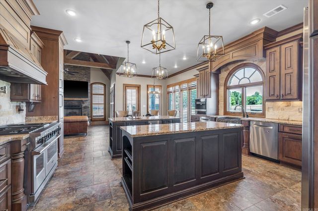 136 County Road 107, Jonesboro, AR 72404