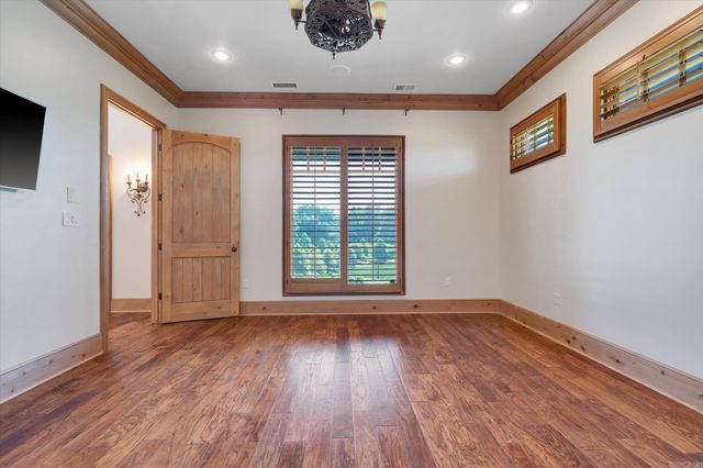 136 County Road 107, Jonesboro, AR 72404