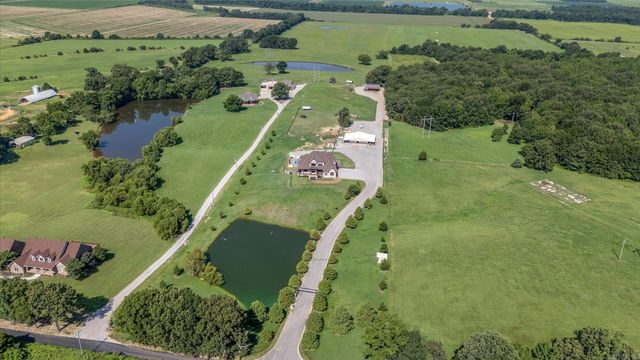 136 County Road 107, Jonesboro, AR 72404