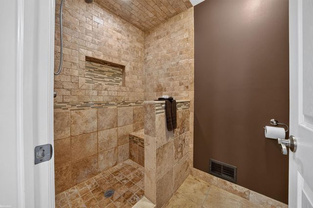 4896 Brookside Lane, Washington Twp, MI 48094