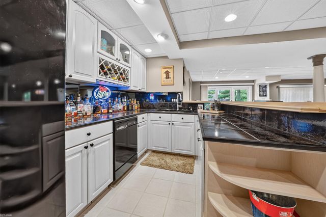 4896 Brookside Lane, Washington Twp, MI 48094
