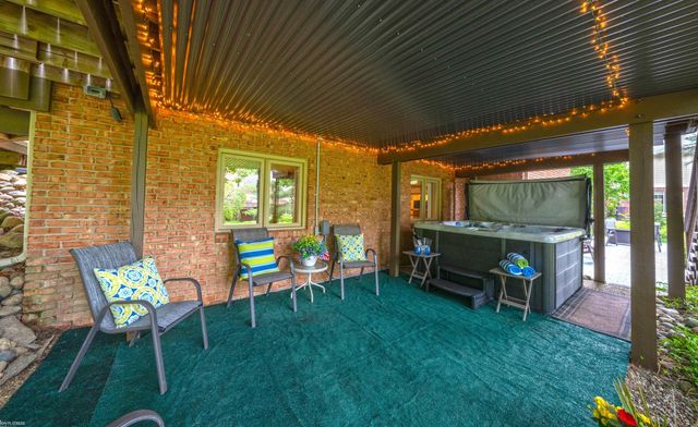 4896 Brookside Lane, Washington Twp, MI 48094
