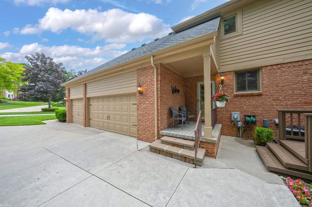 4896 Brookside Lane, Washington Twp, MI 48094