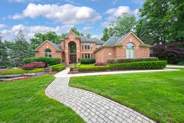 4896 Brookside Lane, Washington Twp, MI 48094