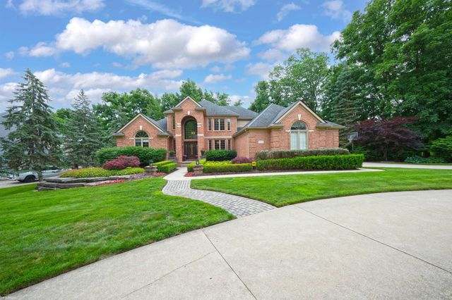 4896 Brookside Lane, Washington Twp, MI 48094