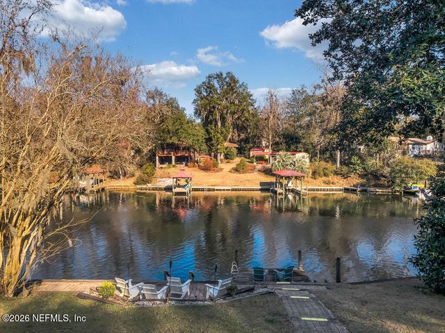 697 ARTHUR MOORE Drive, Green Cove Springs, FL 32043