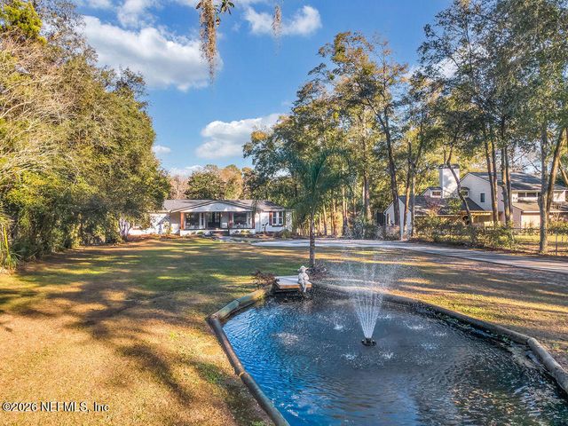 697 ARTHUR MOORE Drive, Green Cove Springs, FL 32043